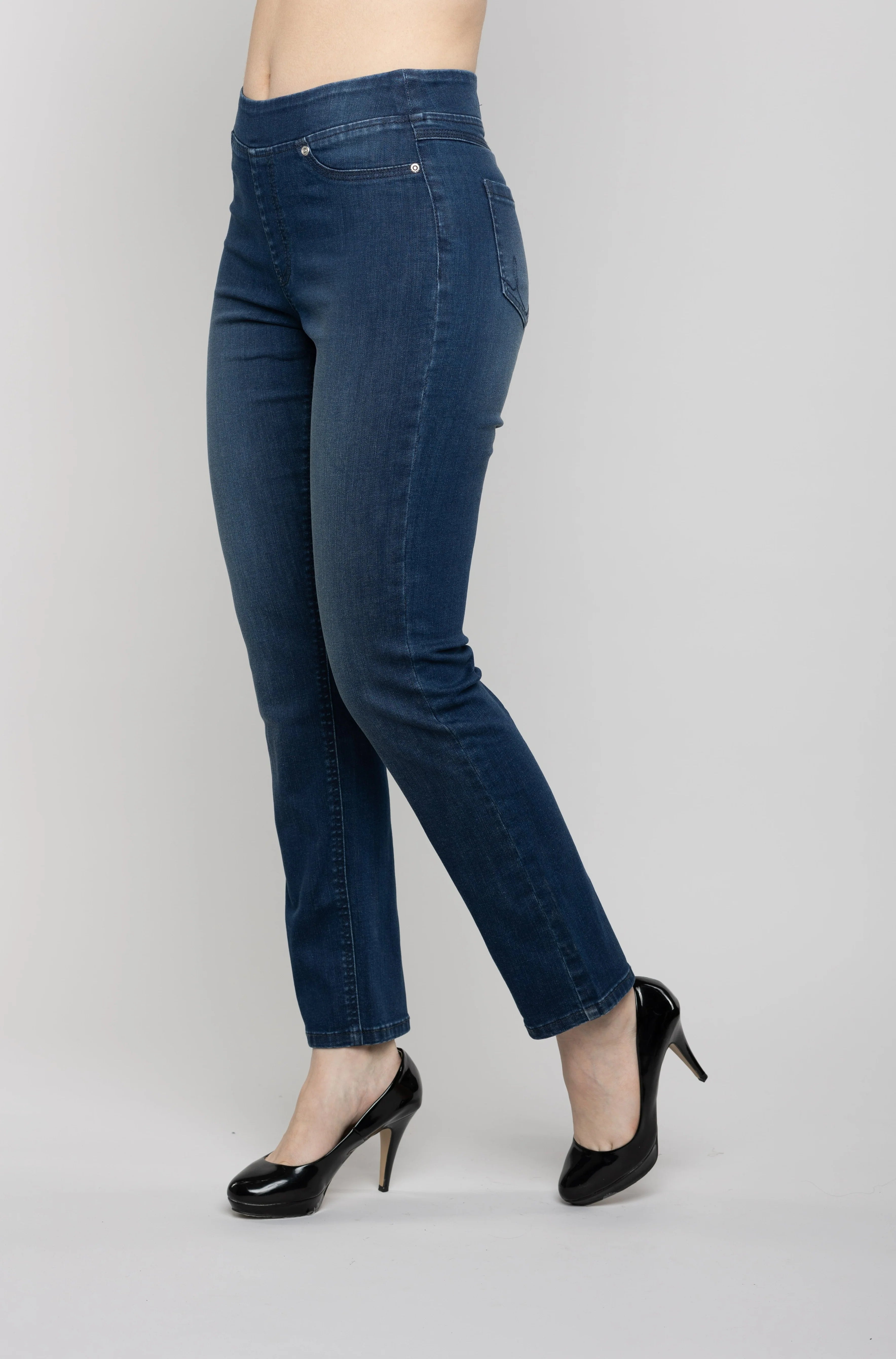 Fit Straight Leg Pull-On in Blue Black Wash