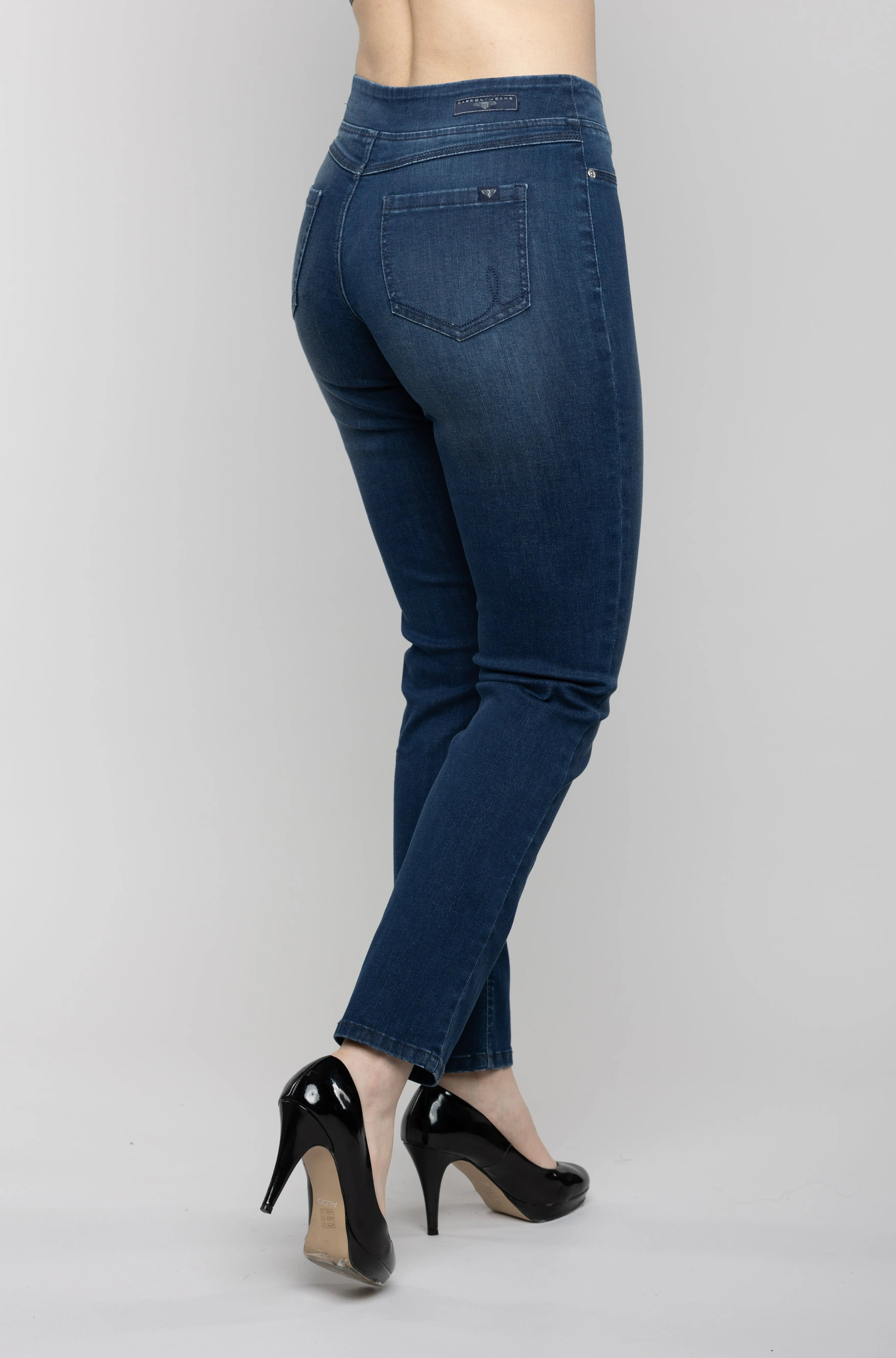 Fit Straight Leg Pull-On in Blue Black Wash