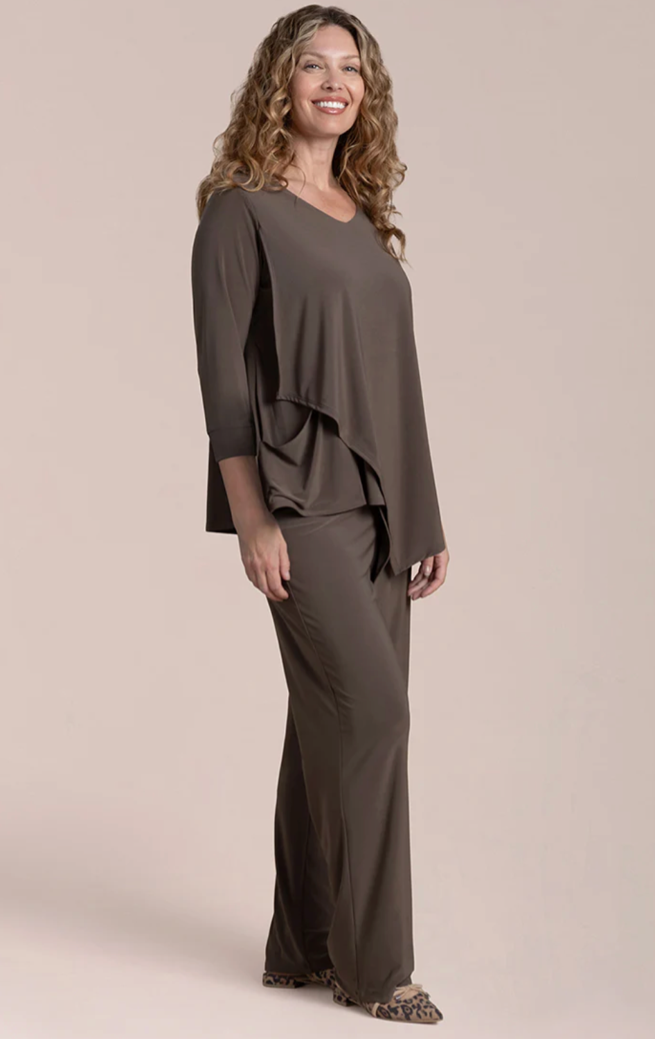 Suitable Secret Pocket Top, 3/4 Sleeve